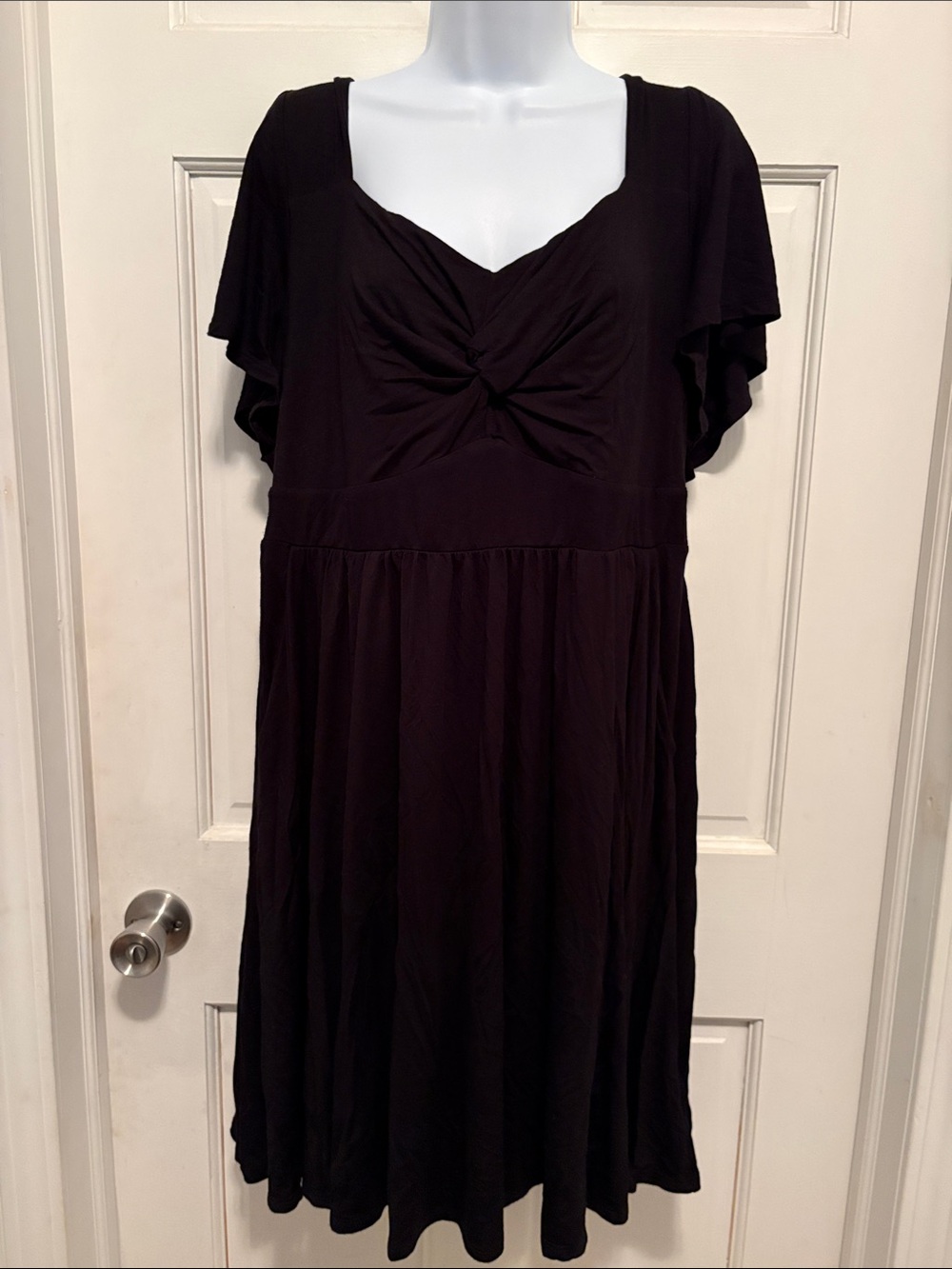 Torrid Women’s Black Twist-Front Dress size 1x